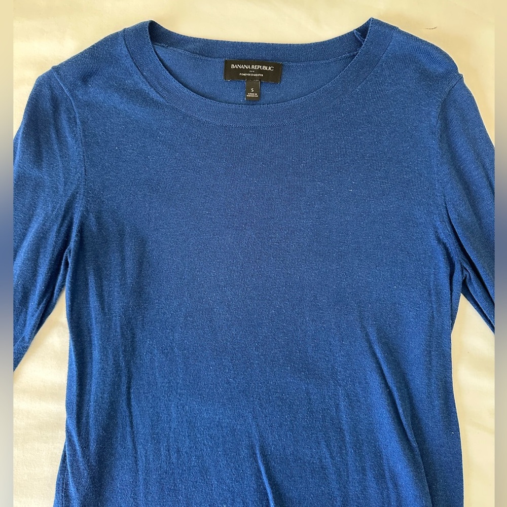 Banana Republic Factory Women's Blue Forever Sweater. Size Small. Worn once.